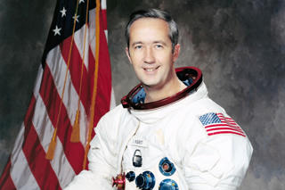 Cựu phi hành gia người Mỹ James McDivitt qua đời ở tuổi 93