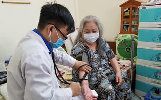 Sau Tết, nhiều người già nhập viện