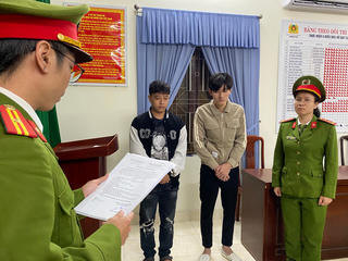 Bắt 2 đối tượng mua bán hàng chục nghìn thông tin cá nhânc để thu lợi bất chính 