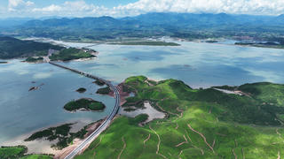 [Video] Ngắm 'mảnh ghép' hoàn chỉnh chuỗi cao tốc dọc tỉnh Quảng Ninh