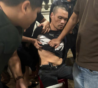 Quảng Trị: Vây bắt đối tượng nguy hiểm ở biên giới, thu giữ 2 khẩu súng