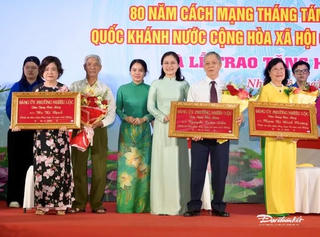 TP Hồ Chí Minh: Trao Huy hiệu Đảng cho 62 đảng viên nhân dịp Quốc khánh 2/9