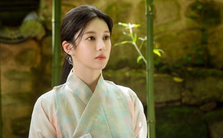 So kè nhan sắc 2 'ác nữ' đối đầu Song Hye Kyo trong 'Vinh quang trong thù hận'