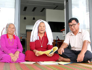 Đặc sắc nghệ thuật hát ngâm Ariya