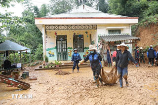 Khắc phục khó khăn chuẩn bị đón năm học mới