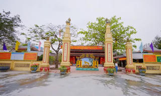 Tạm đình chỉ 2 người làm việc tại đền Hoàng Mười nghi "biển thủ" tiền công đức