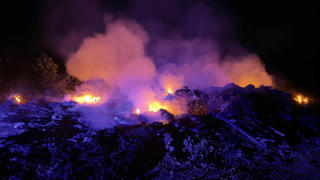 Quảng Ninh: Điều ra vụ bãi rác "đổ trộm" bất ngờ bốc cháy