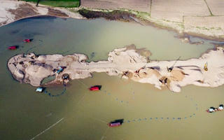 Thiếu kiểm tra, giám sát trong lĩnh vực khai thác khoáng sản