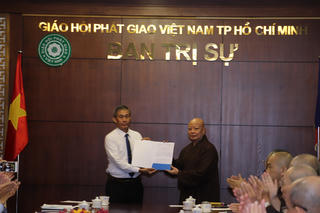 Công nhận chức danh Phó Chủ tịch không chuyên trách Mặt trận TP HCM cho Hòa thượng Thích Lệ Trang