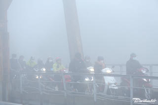 Hiện tượng sương mù bao phủ Hà Nội kéo dài đến khi nào?