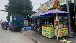 Nhức nhối lấn chiếm hành lang quốc lộ