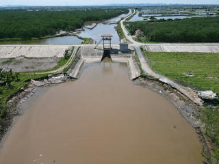 Cống sụt lở, người dân bất an