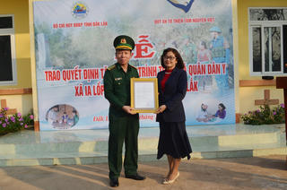 Đắk Lắk: Tặng công trình Trạm xá quân dân y tại xã biên giới
