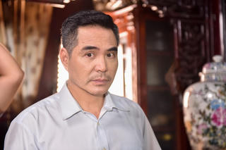 Trung Dũng 'Gạo nếp gạo tẻ': Bước sang tuổi 40 tôi bị thay thế bởi diễn viên trẻ