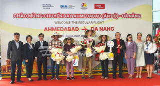 Đón chuyến bay đầu tiên từ Ahmedabad của Ấn Độ đến Đà Nẵng