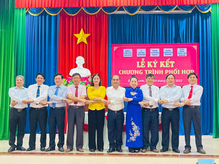 Mặt trận tỉnh Bình Phước ký kết chương trình phối hợp với sở ngành 