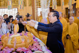 Chủ tịch nước Võ Văn Thưởng  thăm, chúc mừng Đại lễ Phật Đản tại TP Hồ Chí Minh
