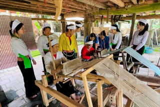 Về 'đất Mường' xem nghề thủ công vừa được công nhận Di sản Văn hóa Phi vật thể Quốc gia