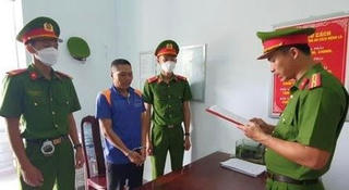 Đắk Lắk: Mâu thuẫn trong lúc uống rượu, con trai đâm bố đẻ tử vong