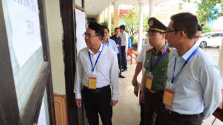 Hải Phòng: 3 thí sinh 'đặc biệt' được hỗ trợ hoàn thành môn thi đầu tiên