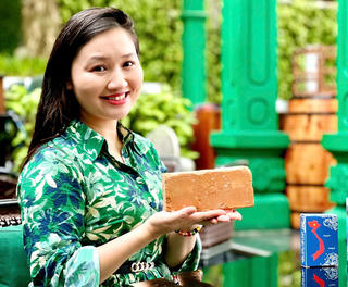 Nhà thơ Lữ Mai: Nơi Trường Sa, thấy tim mình đập cùng nhịp với đất nước