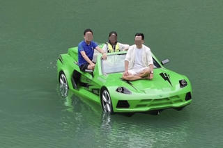 “Siêu xe” lướt trên vịnh Hạ Long bị đình chỉ