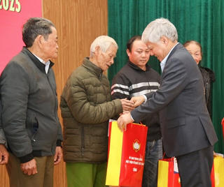 Dừng tiếp nhận ủng hộ Chương trình xóa nhà tạm, nhà dột nát trong năm 2025 thông qua Quỹ “Vì người nghèo” Trung ương