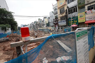 Án binh bất động?