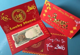 Lì xì độc, lạ