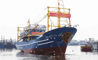 Đà Nẵng: Hạ thủy tàu vỏ thép đầu tiên của ngư dân