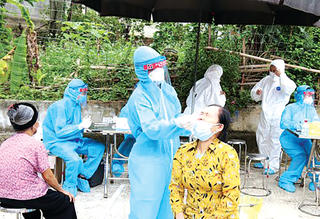 Những suất cơm nghĩa tình