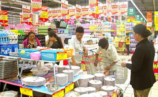 Hàng tiêu dùng: Từ sính ngoại đến hướng nội