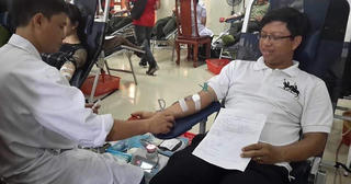 Thầy giáo trường y, 11 năm 22 lần hiến máu