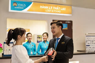 Vietnam Airlines trả lại tài sản thất lạc trị giá 13 tỷ đồng cho hành khách