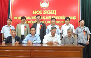 Điện Biên: Biểu dương già làng, trưởng dòng họ, người có uy tín tiêu biểu
