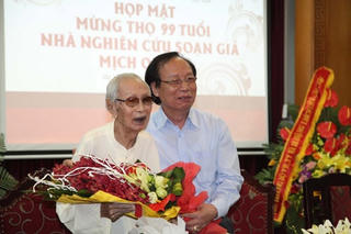Soạn giả Mịch Quang tròn  99 tuổi