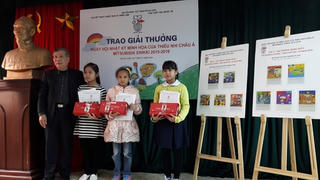 Trao giải Ngày hội Nhật kí minh họa của thiếu nhi châu Á