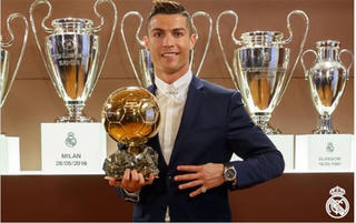 Ronaldo gấp đôi Messi về số điểm bầu chọn ở Quả Bóng Vàng 2016