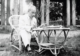 Học và làm theo Bác Hồ