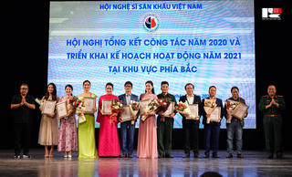 Hội Nghệ sĩ Sân khấu Việt Nam trao giải thưởng cho các cá nhân, tập thể xuất sắc