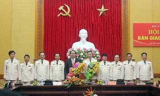 Bộ trưởng Bộ Công an nhận bàn giao nhiệm vụ