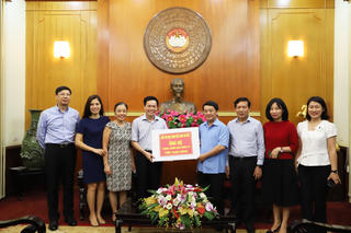 Nêu cao những nghĩa cử cao đẹp của lưu học sinh Việt Nam