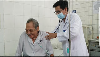 Người cao tuổi và bệnh hô hấp thời tiết