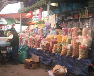 Quyết liệt chống hàng giả, hàng nhái Các mặt hàng phục vụ Tết  tại chợ Vinh (Nghệ An)