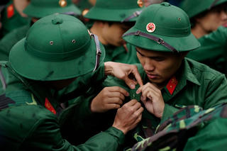 Công an nhân dân đã xuất ngũ có được cấp thẻ BHXH không?