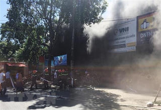 Tiền Giang: Cửa hàng xe máy bốc cháy giữa trưa, nhiều tài sản cháy rụi