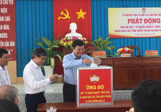 Trà Vinh: Vận động ủng hộ đồng bào miền Trung được gần 2 tỷ đồng  