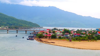 Thừa Thiên – Huế: Làm 2 nhân viên nữ mang thai, Bí thư thị trấn bị kỷ luật