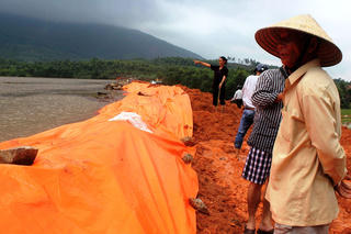 Hồ đập mùa mưa lũ