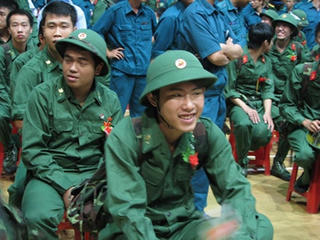 Công dân có trình độ văn hóa lớp 7 trở lên được gọi nhập ngũ